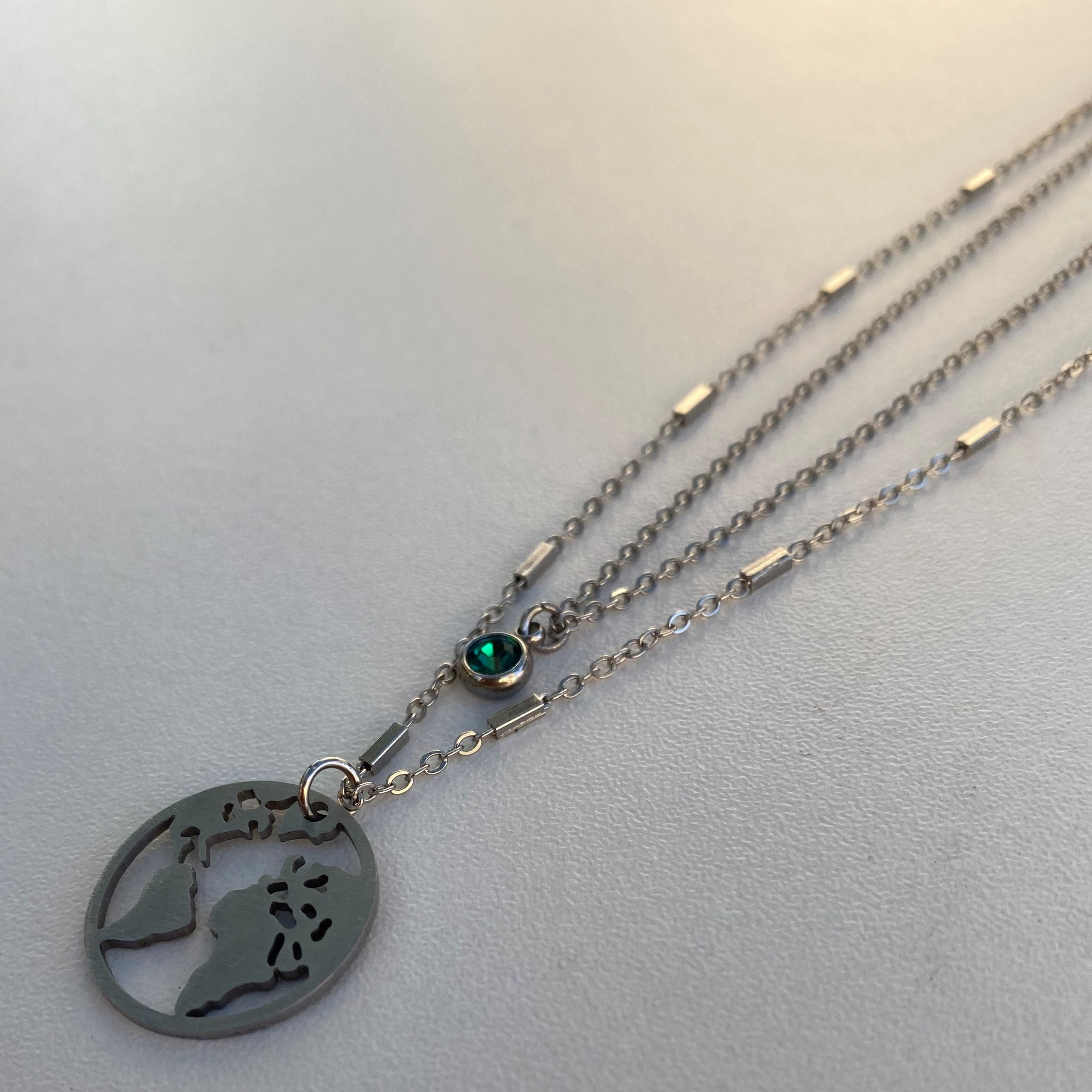 Collier double mappemonde et stras bleu-vert – Image 2
