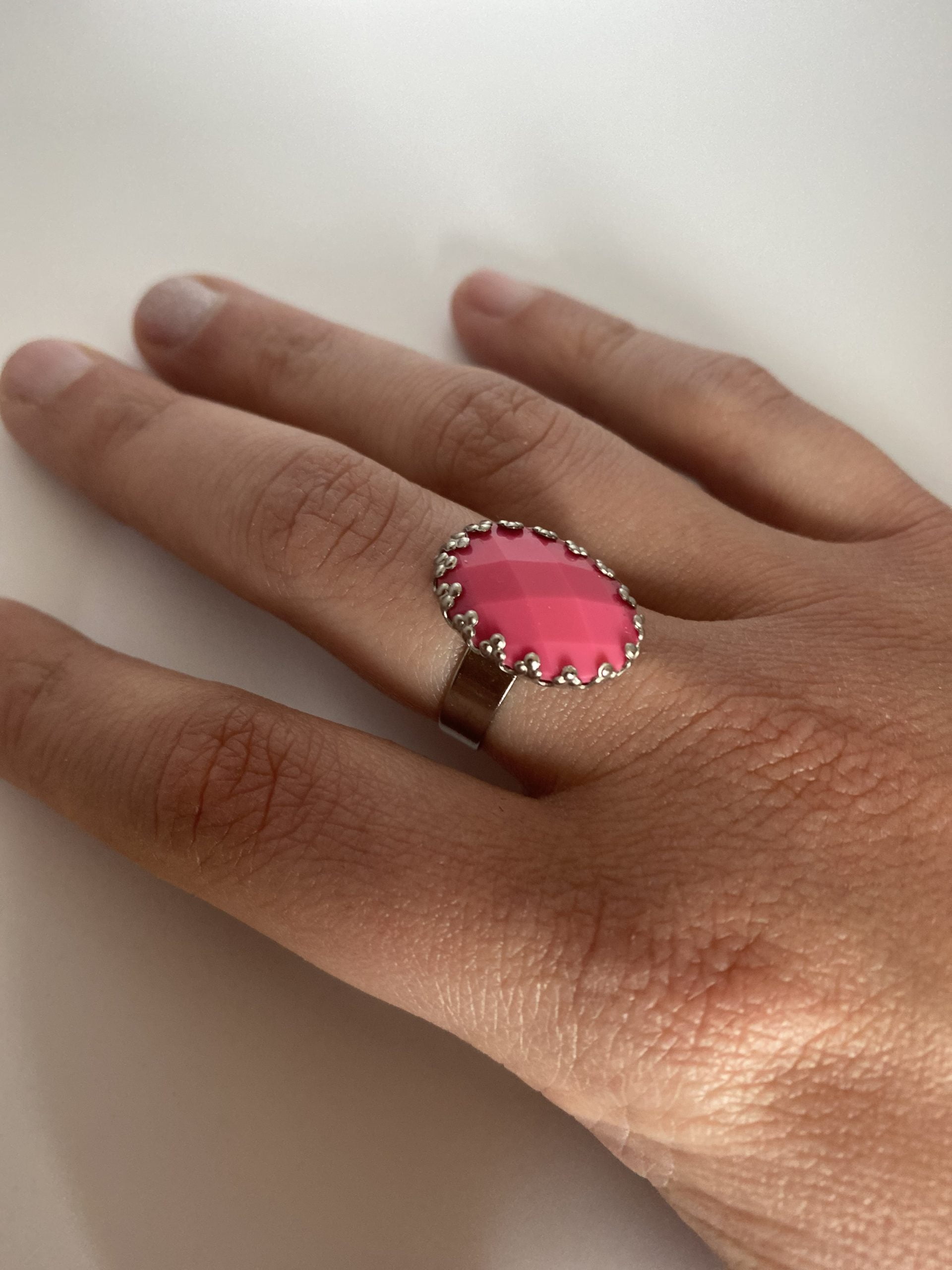 Bague cabochon rose réglable