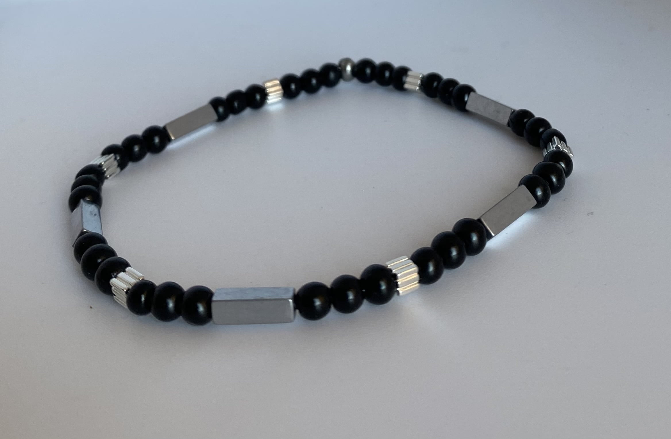 Bracelet homme perles hématite et perles en verre