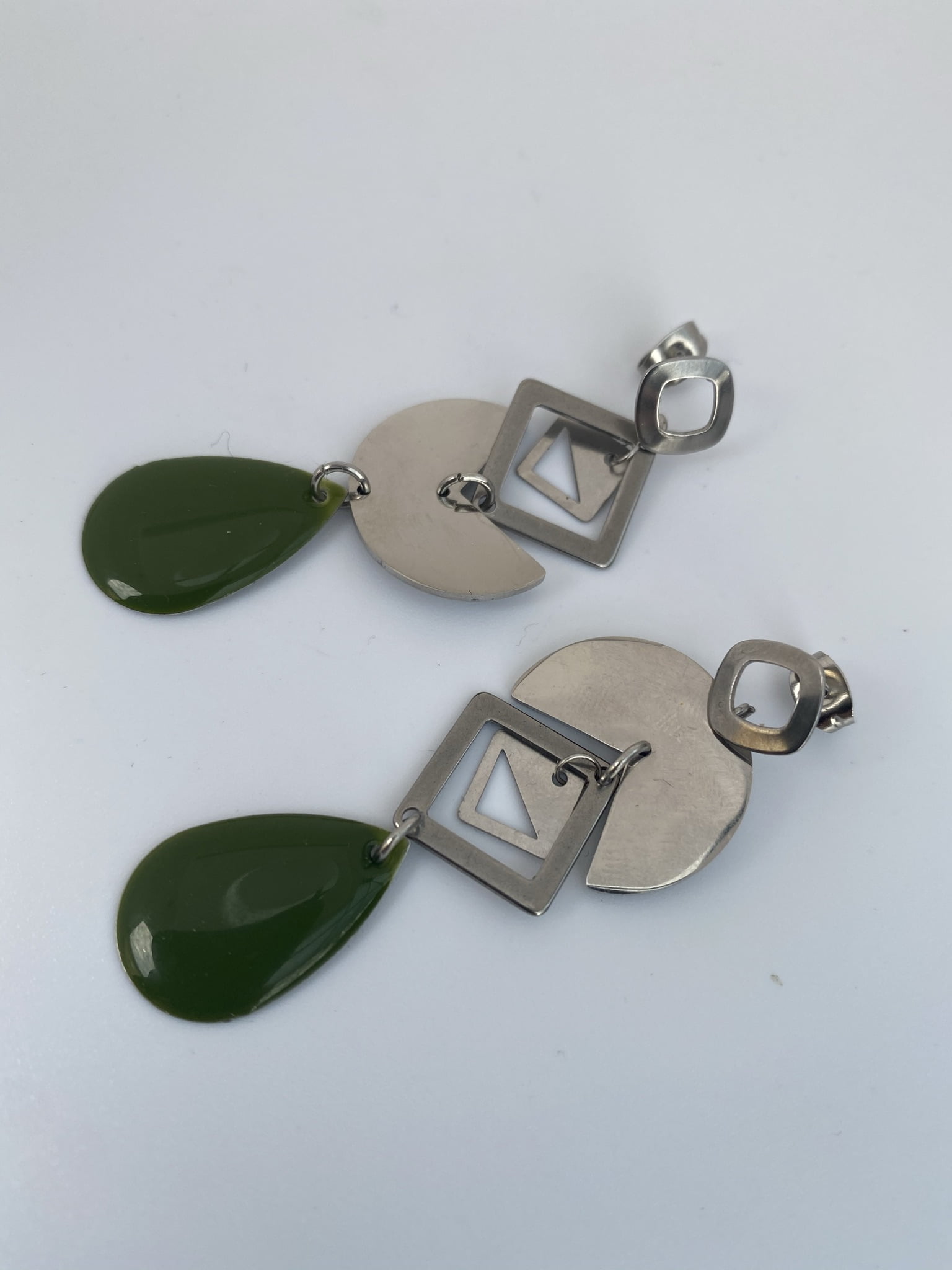 Boucles d'oreilles "papareil" gouttes vertes kakis – Image 2