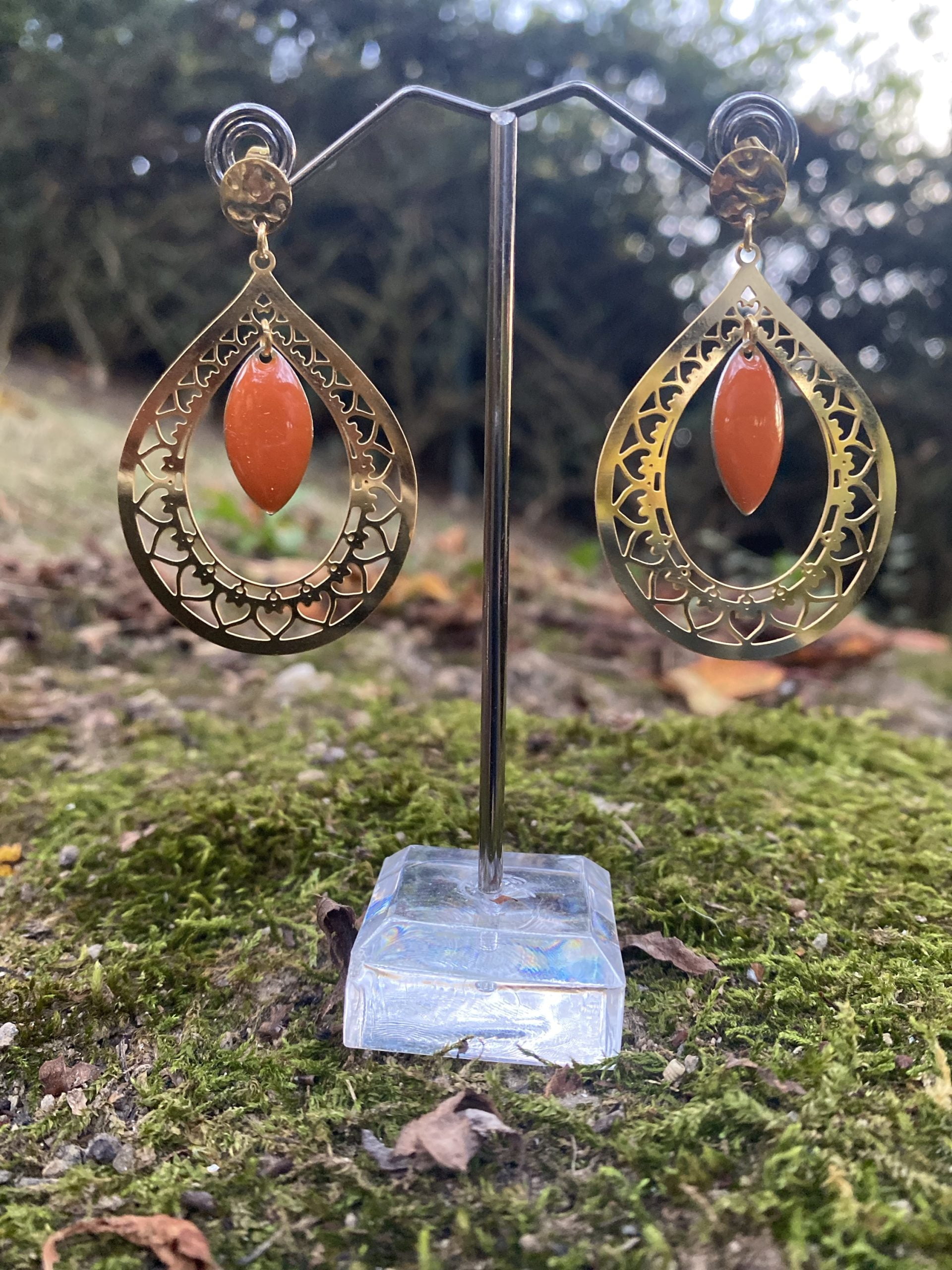 Boucles d’oreilles filigranes gouttes et navettes émaillées oranges – Image 2
