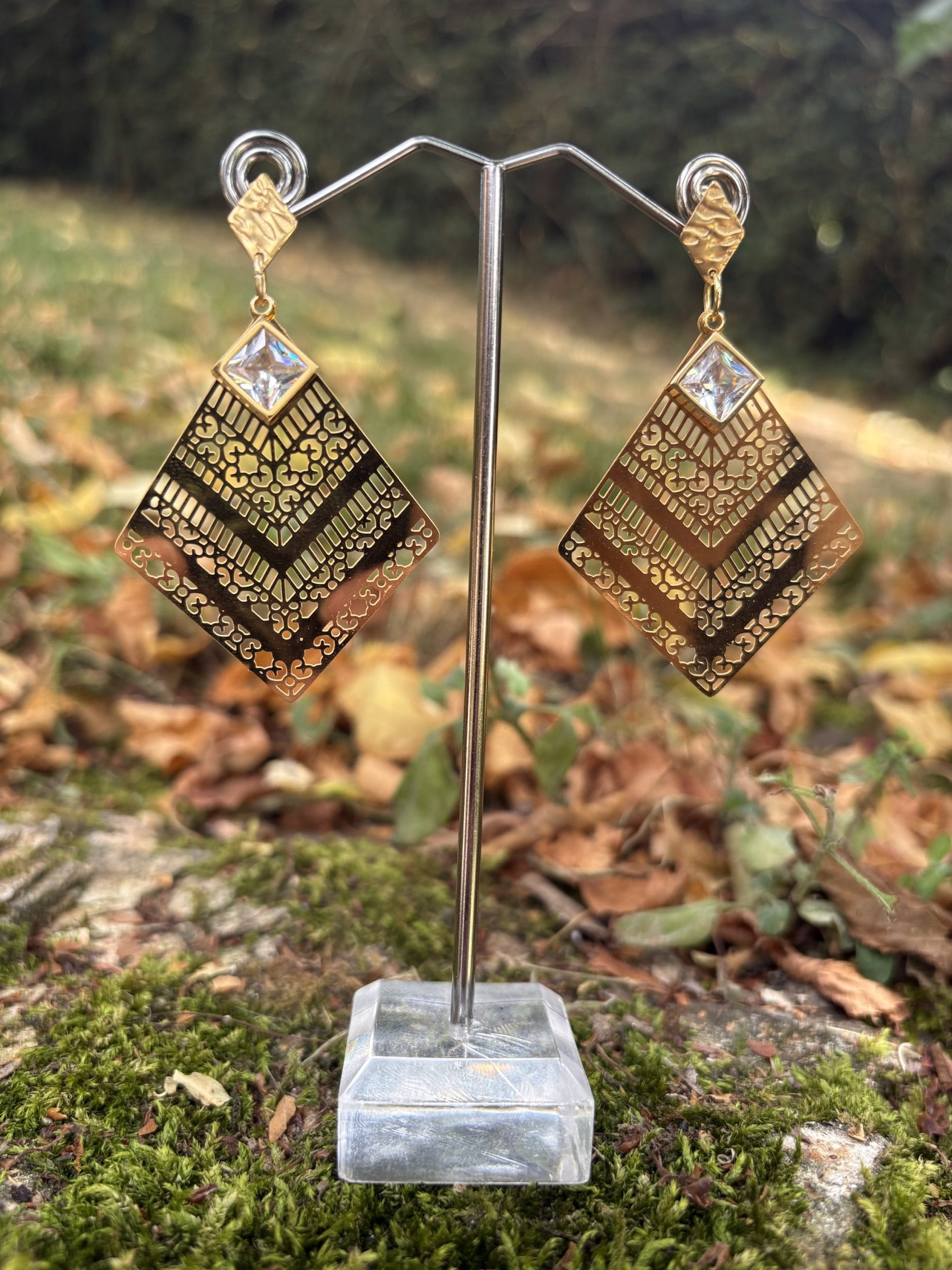 Boucles d’oreilles losanges dorés – Image 2